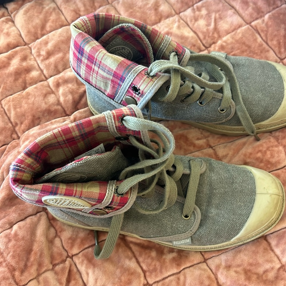 Women Palladium Gray Boot